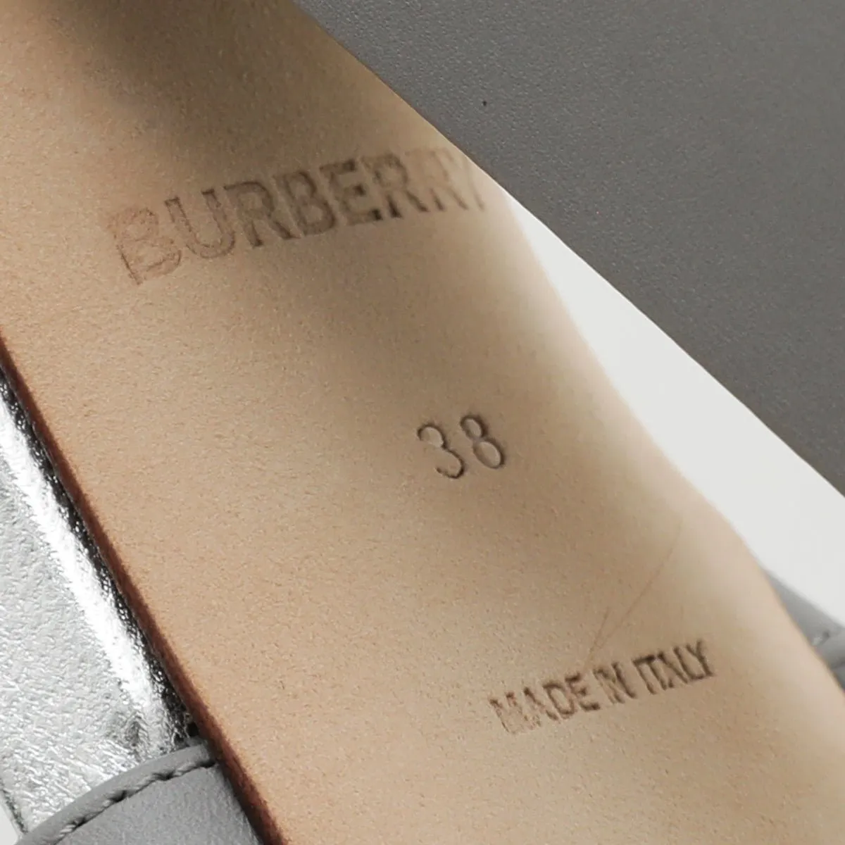 Burberry Bicolor Hove Thong Split-Toe Sandals 38