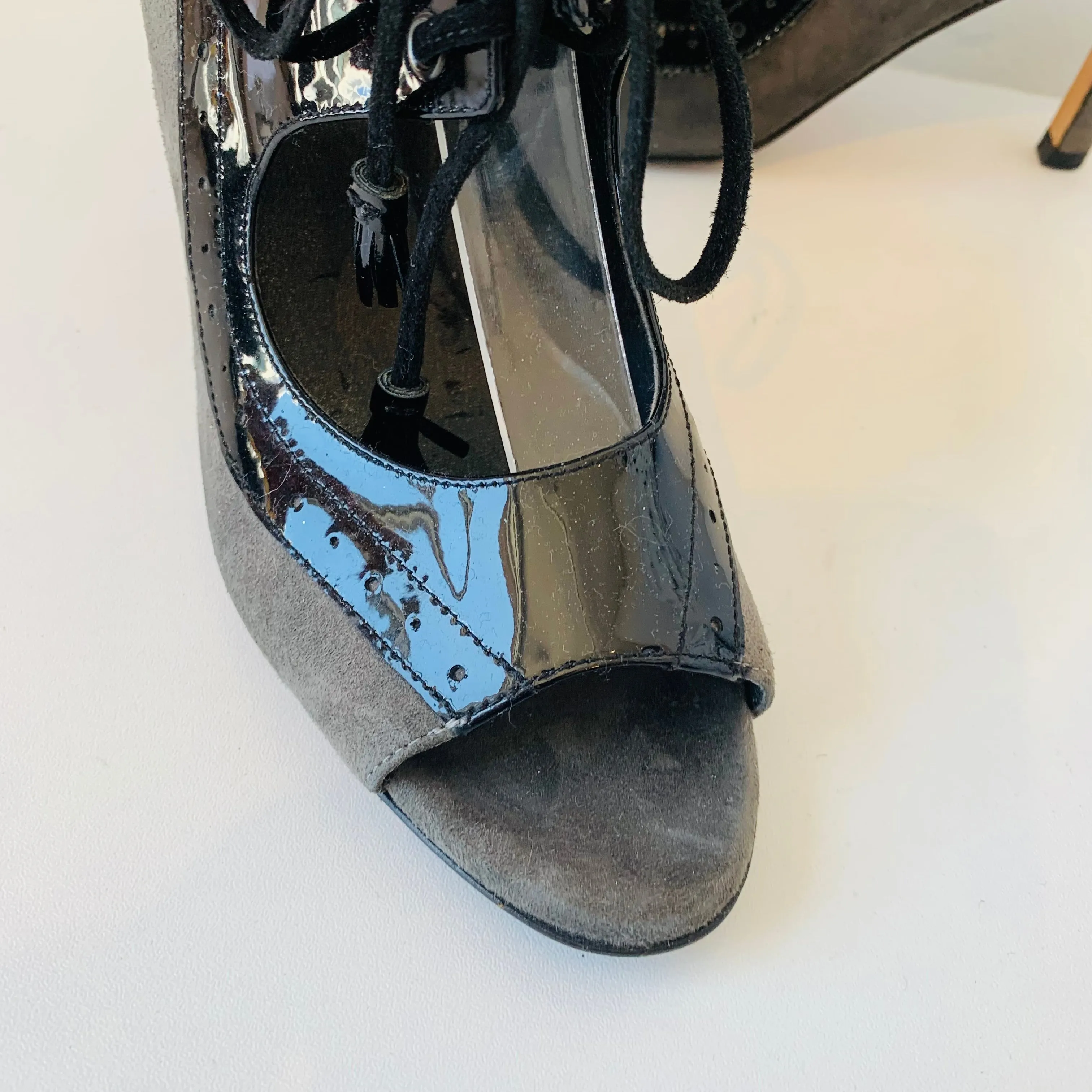 Vaneli Philys Open Toe Sandal Suede/Patent Grey Lace Up Heels Size 7.5 Narrow