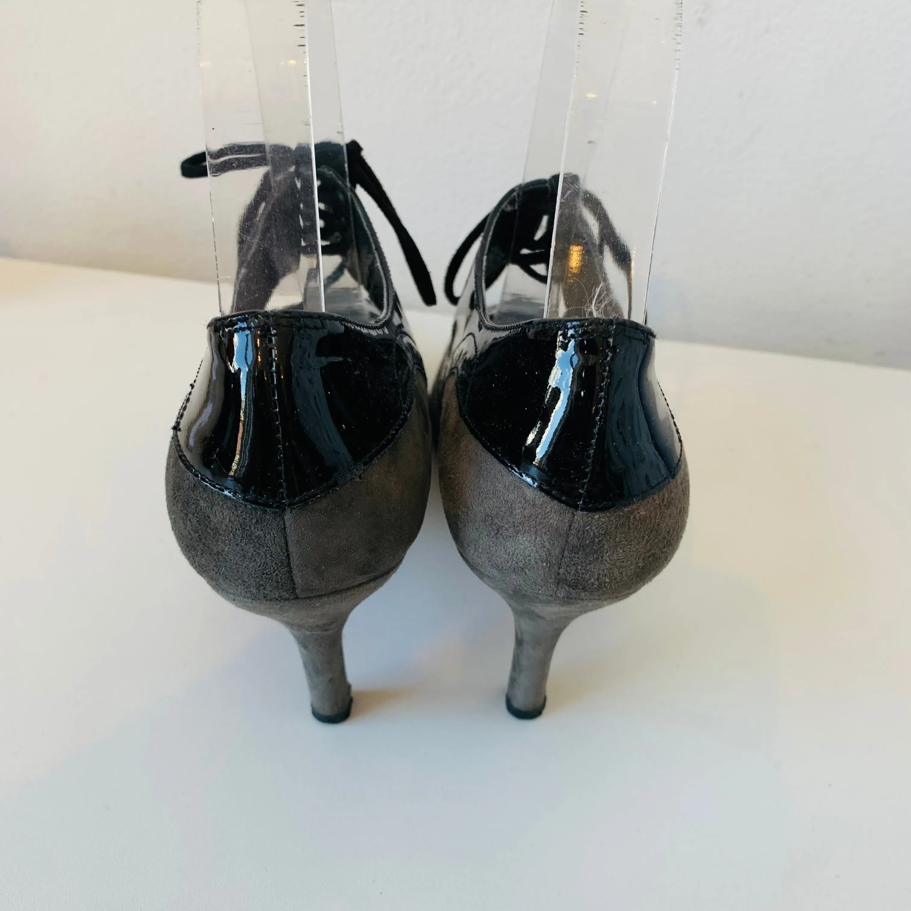 Vaneli Philys Open Toe Sandal Suede/Patent Grey Lace Up Heels Size 7.5 Narrow